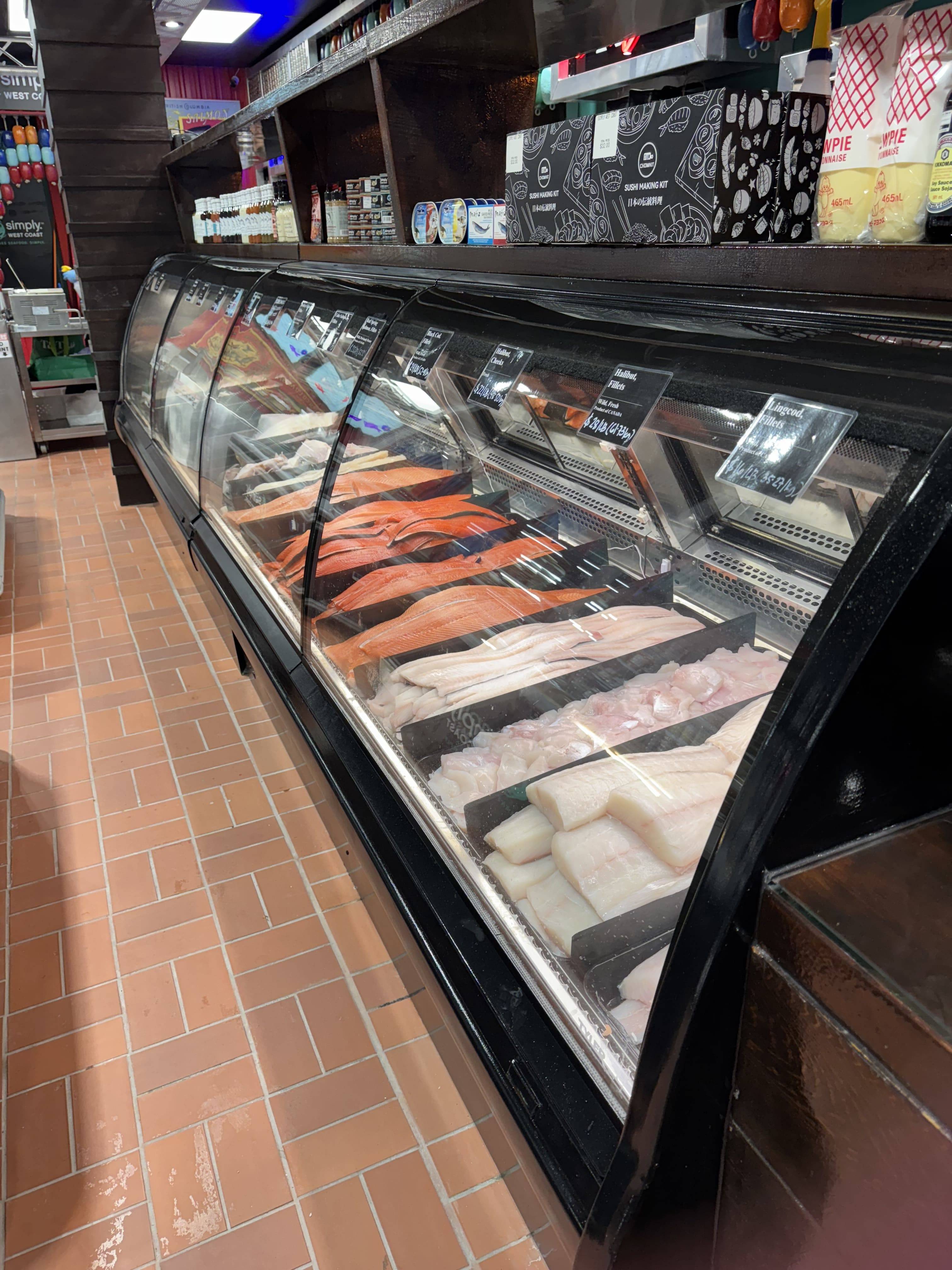 Assortment of shellfish on ice